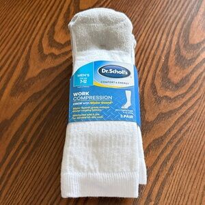 Dr. Scholl's White Crew Compression Socks